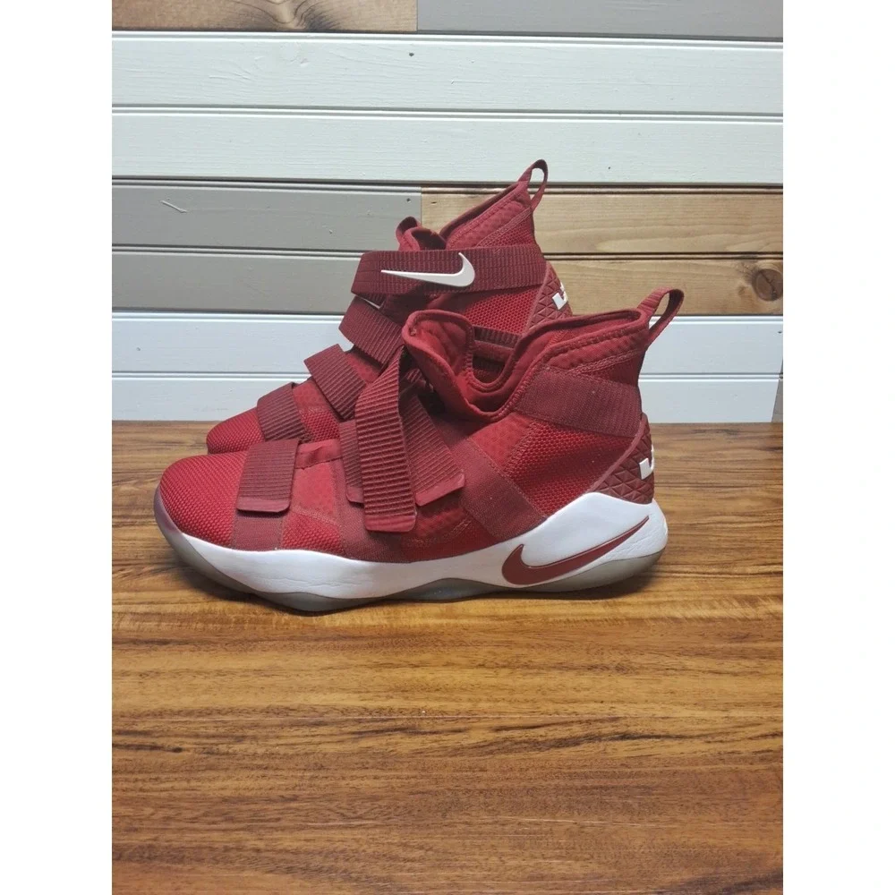 Nike Lebron Soldier XI 11 University‎ Red Men's Size 16.5 US 943155-603